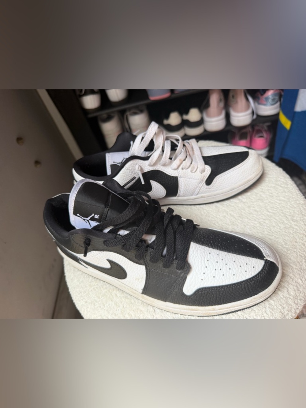 Nike Men's Black and White Low-Top Sneakers